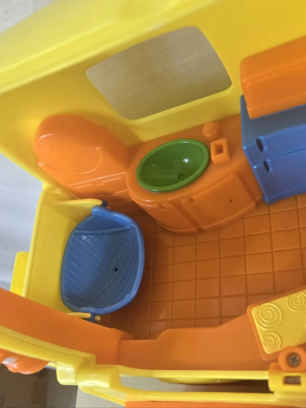 Vintage 2004 Playskool Weebles Weegoaway Yellow Musical Camper RV Van Toy WORKS!